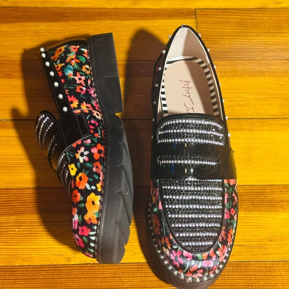 Betsey Johnson floral and pearl loafers - Picture 3 of 3